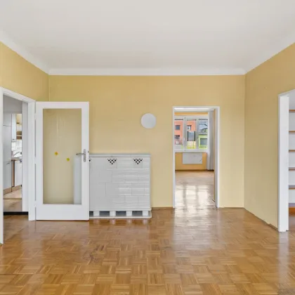 Investitions-Highlight: Lichtdurchflutete Wohnung mit Charme und Entwicklungschance - Bild 3