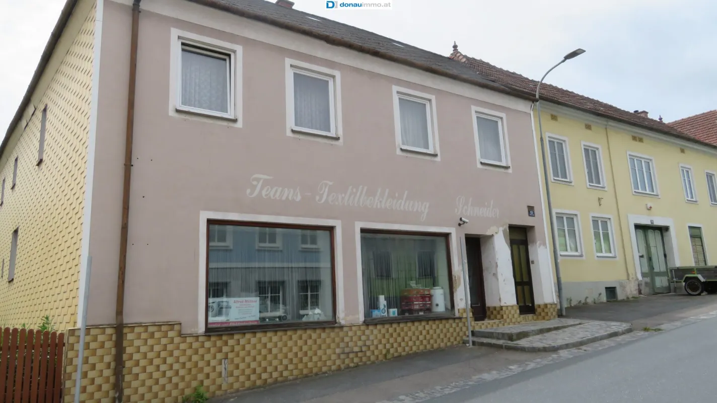 3812 Groß Siegharts: Sanierungsbedürftiges Zinshaus für Einsteiger - Bild 1