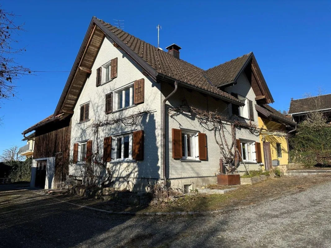 Charmantes Bauernhaus in Hohenems: Ihr Renovierungsprojekt mit Garten und Garage ! - Bild 1