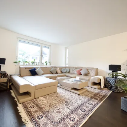 Neustift am Walde - Großzügige Vier-Zimmer Terrassenwohnung inklusive zweier Tiefgaragenplätze - Bild 2