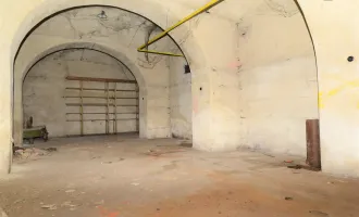 ABSOLUTE RARITÄT! Seltener Altbaukeller im Ausmaß von ca. 200m² mit tollem Abgang zu verkaufen!