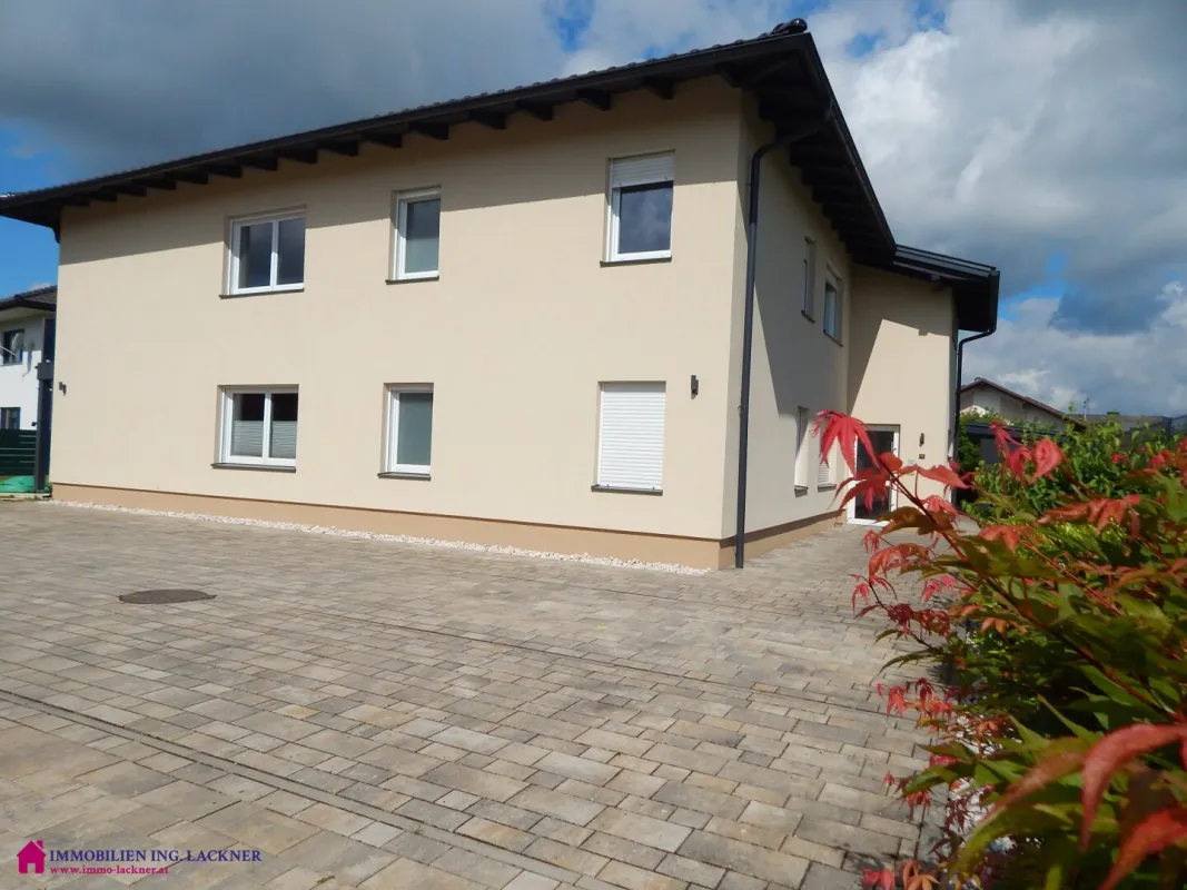 Zentrale, moderne Wohnung mit Terrasse in Grün- und Ruhelage von Burgkirchen/Braunau - Bild 1