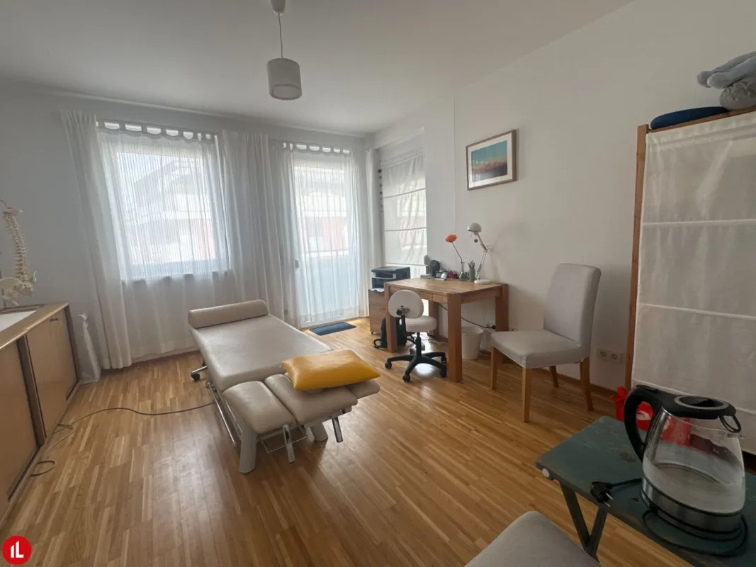 Moderne Praxisfläche in Schwechat – 2 Behandlungsräume & Wartebereich - Bild 1