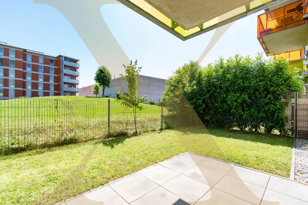 Gartenwohnung! Lichtdurchflutete 2,5-Zimmer-Wohnung mit voll ausgestatteter Einbauküche in Linz zu vermieten! - Bild 1