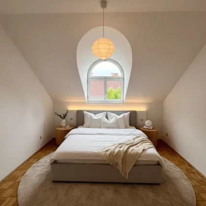 Schöne Dachgeschosswohnung in bester Lage - Bild 2