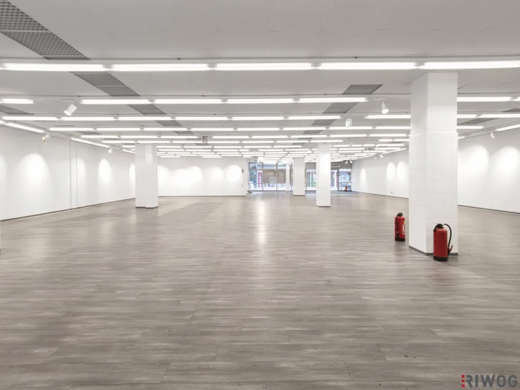 Geschäftslokal mit ca. 605m² in Einkaufspassage! Zentrumslage & gratis Kundenparkplätze! - Bild 1