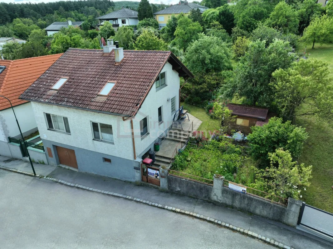 Renovierungsbedürftiges Haus mit idyllischen, großen Garten in Sommerein zu verkaufen! - Bild 1