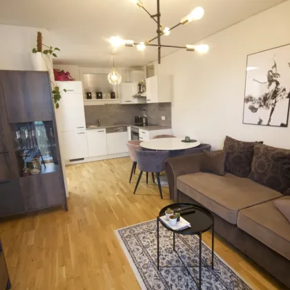 Chance für Anleger: Vermietete 2-Zimmer-Wohnung mit großzügigem Balkon in TOP Zustand! Provisionsfrei! - Bild 2