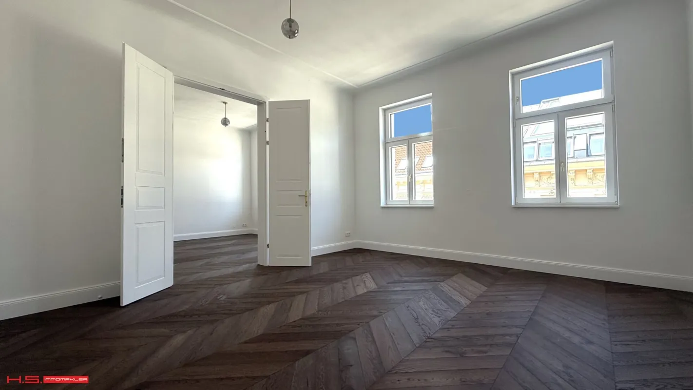 SERVITENVIERTEL - ERSTBEZUG - LETZER LIFTSTOCK - HIGH END STILWOHNUNG - 4 Zimmer - 2 BÄDER - RUHELAGE - RENOVIERTES STILJUWEL - OST/WESTLAGE - Bild 1