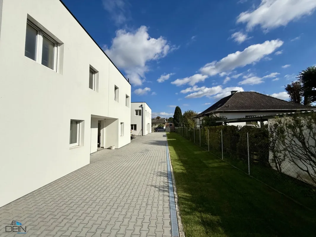 NEU! TRAUMHAFTE 5 ZIMMER DOPPELHAUSHÄLFTEN MIT EIGENGÄRTEN IN MARKGRAFNEUSIEDL! - Bild 1