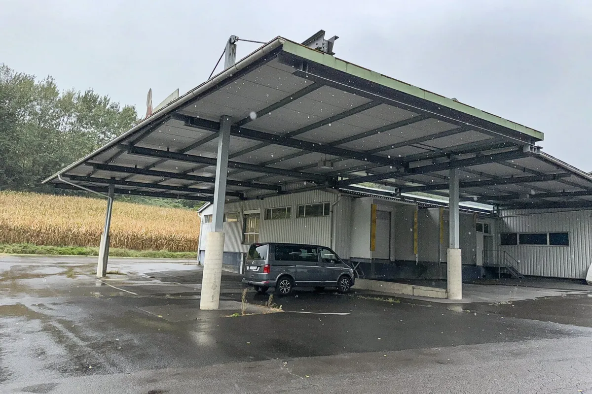 Unterstellplatz für Ihr Wohnmobil, Ihren Wohnwagen, usw ...! - Bild 1