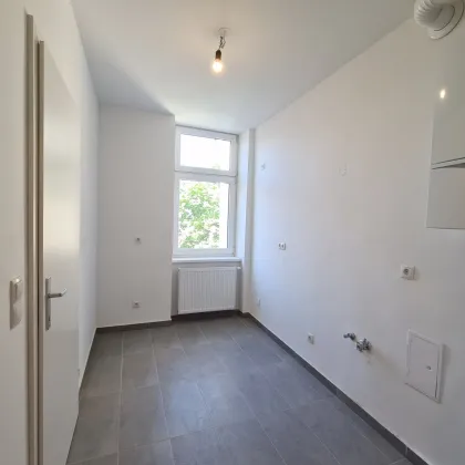 ERSTBEZUG + NEUBAU BJ 1982 +  DACHGESCHOSSWOHNUNG + bei U4 Station Unter St Veit - Bild 3