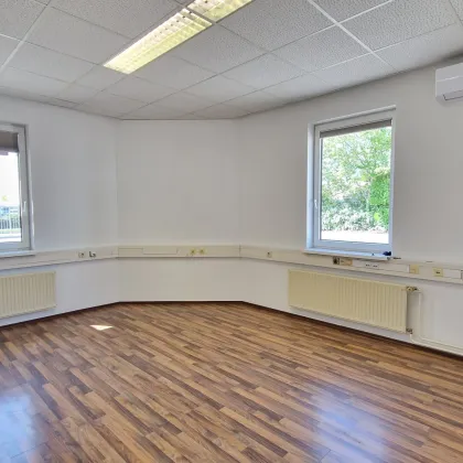 Logistik- und Produktionsstandort mit Weitblick – Hallen, Büros, Werbefläche & Top-Anbindung - Bild 3