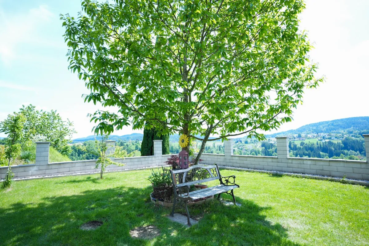 Familientraum mit Panoramablick – Ein- bis Zweifamilienhaus in St. Urban - Bild 1