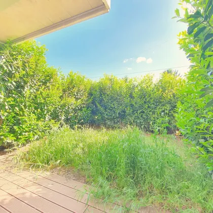++NEU++ TOP für Eigennutzer oder Anlage! Hochwertiges klimatisiertes Reihenhaus mit Privatgarten, Terrasse und 1 KFZ-Stellplatz!  Perfekte U-Bahn-Anbindung! - Bild 2