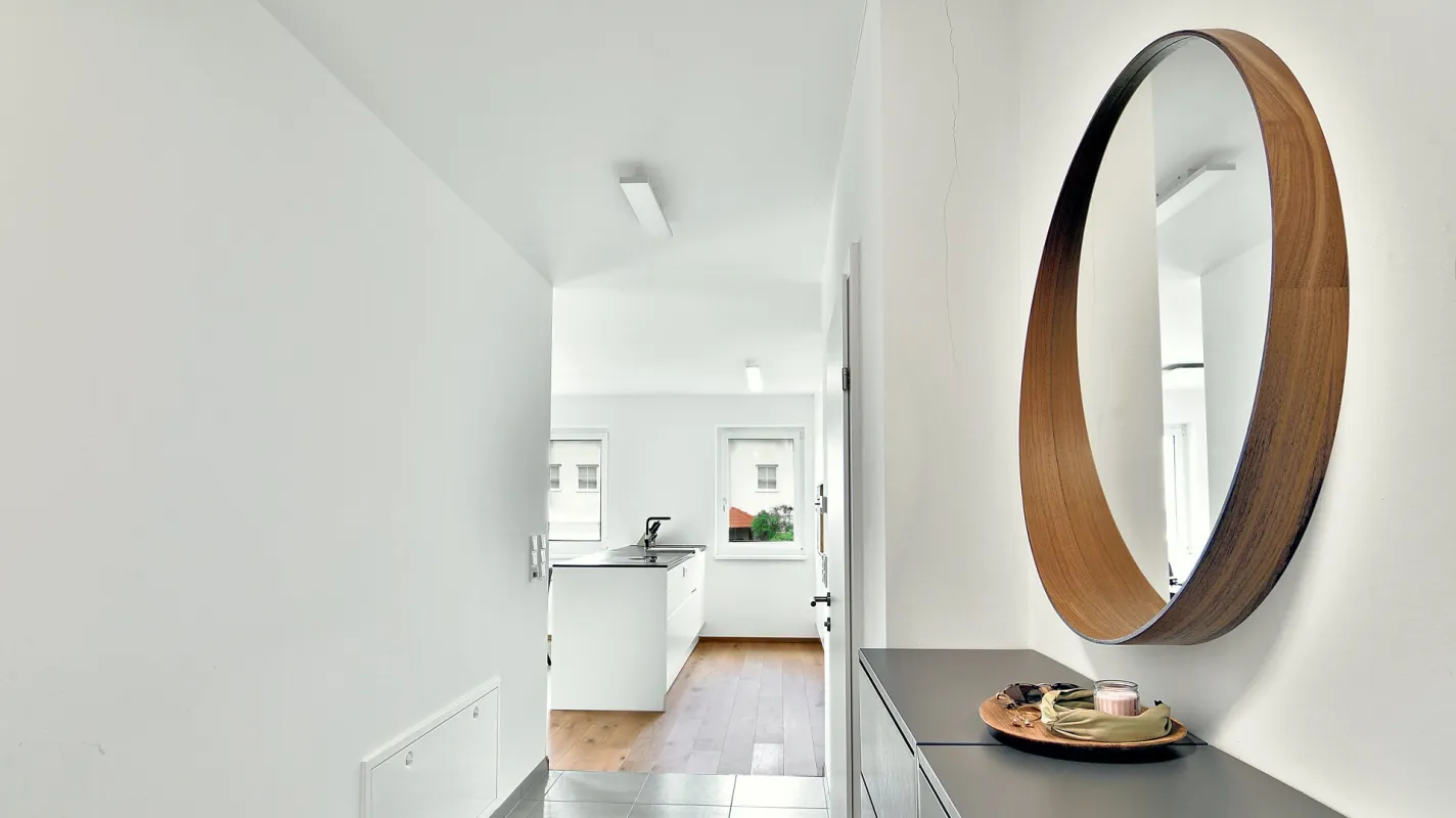 Hochwertige Eigentumswohnung in Ruhelage und zwei Stellplätzen - Bild 1