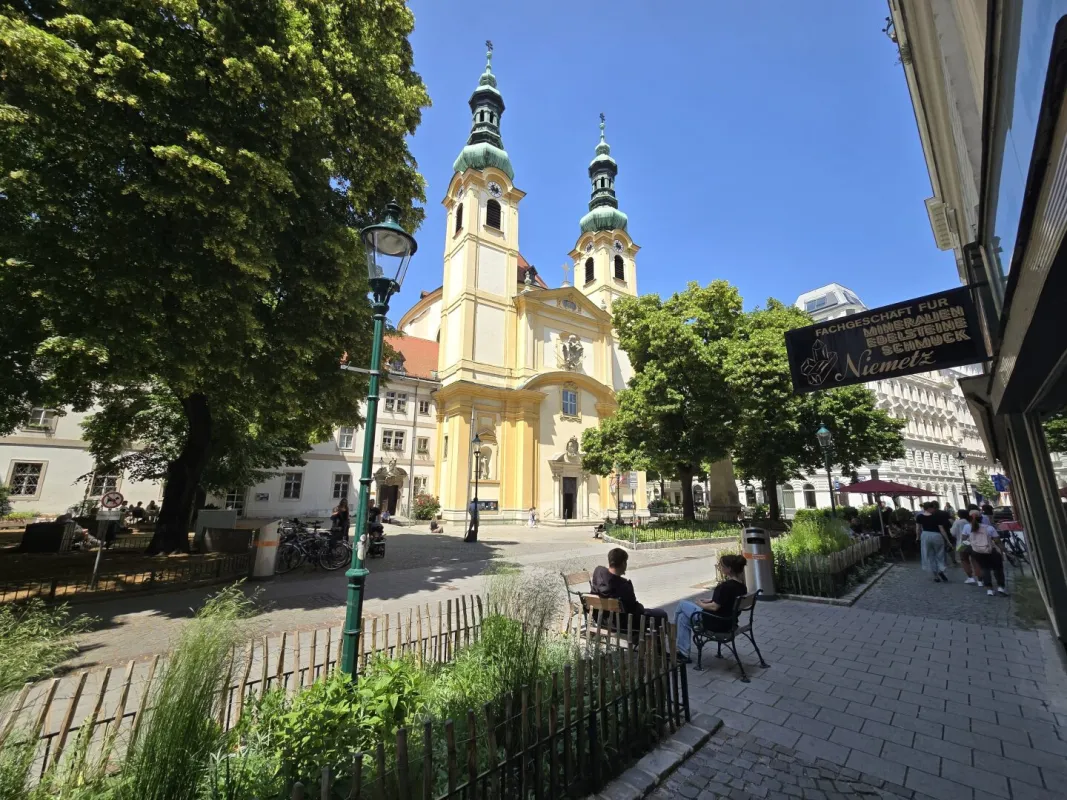 Erstbezug im Herzen der Servitengasse ! - Bild 1