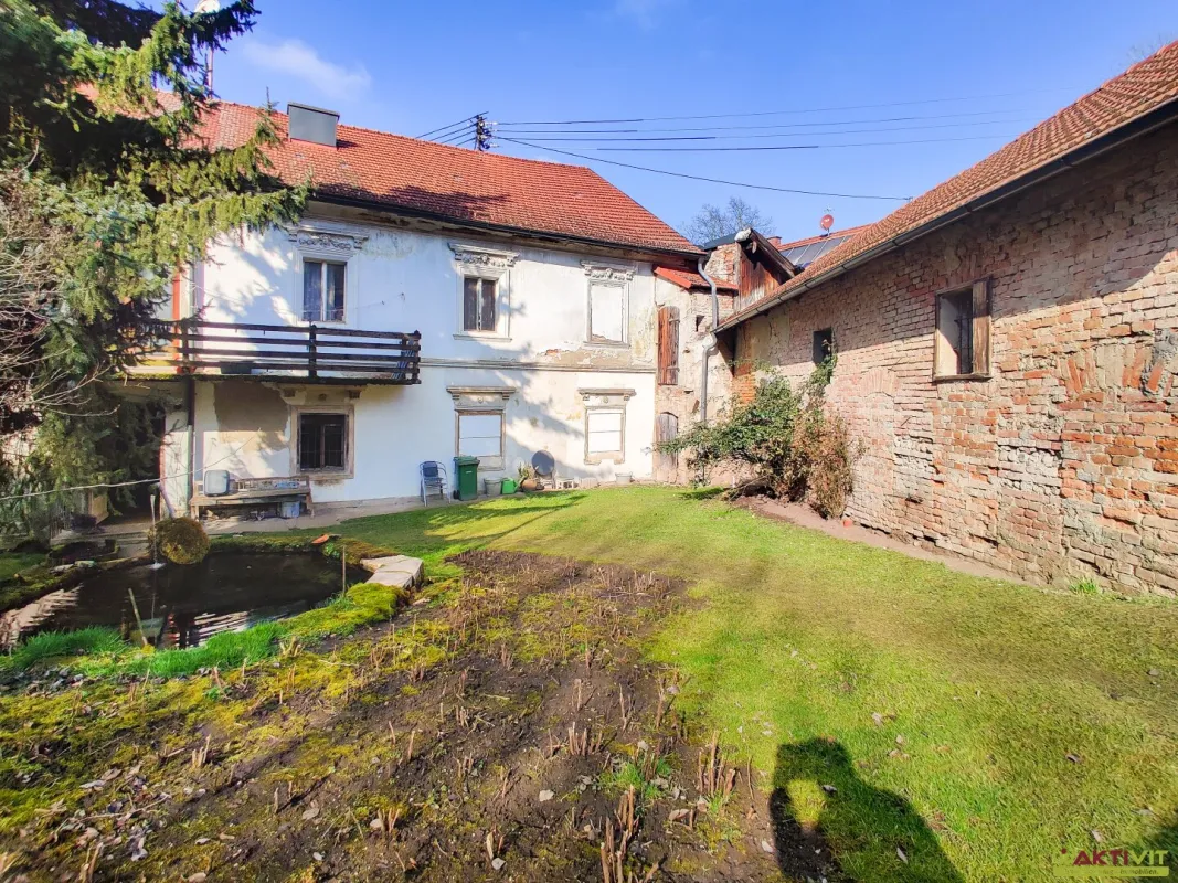 Wohnhaus mit Stallungen im Zentrum von Lambach. - Sanierungspotential mit Widmung „Gemischtes Baugebiet". - Bild 1