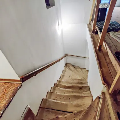 Wohnhaus mit Stallungen im Zentrum von Lambach. - Sanierungspotential mit Widmung „Gemischtes Baugebiet". - Bild 3