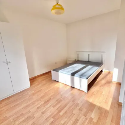 | MÖBLIERTE & HELLE KLEINWOHNUNG | 1 ZIMMER inkl. MINI-KÜCHE | 2. OBERGESCHOSS | CA. 27m² - Bild 2