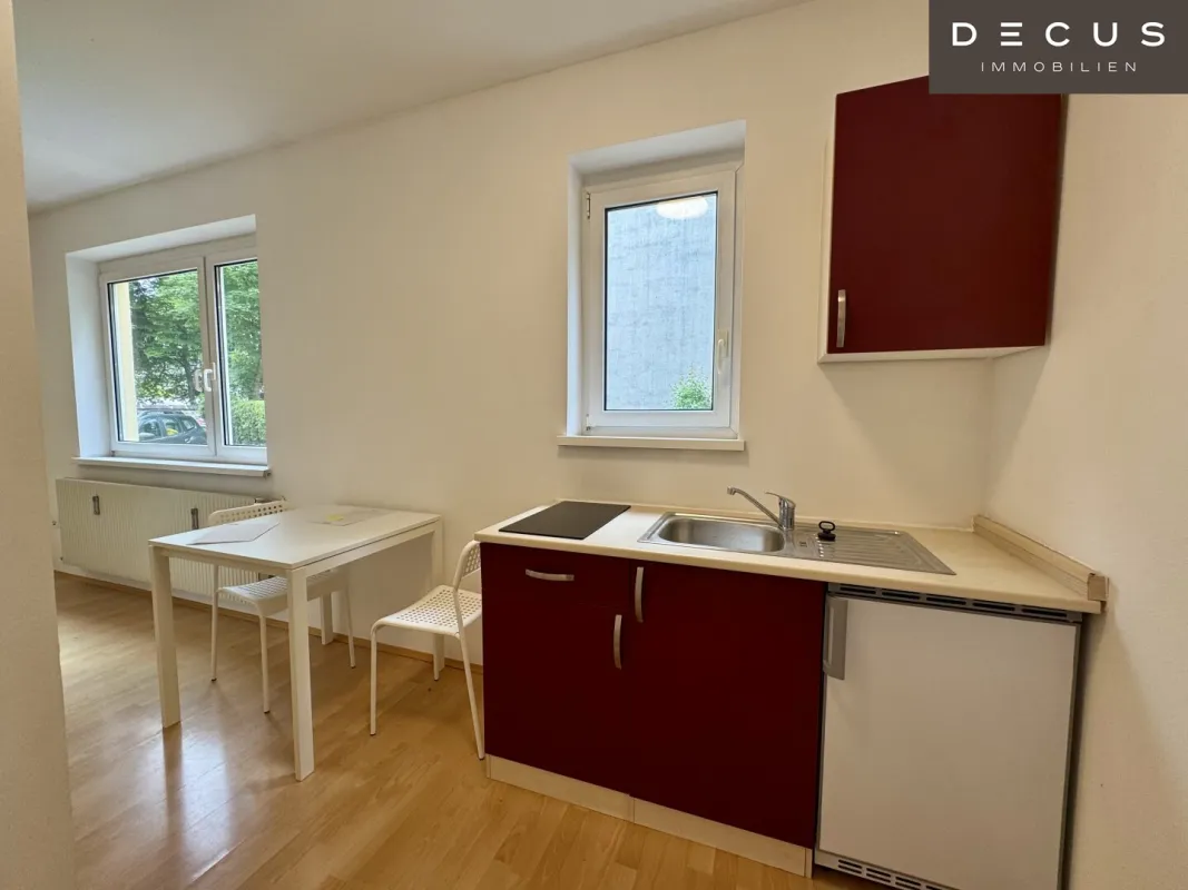 | ENTZÜCKENDE KLEINWOHNUNG IM ERDGESCHOSS | MÖBLIERT & HELL | 1 ZIMMER inkl. KÜCHE | GUTE VERKEHRSANBINDUNG - Bild 1