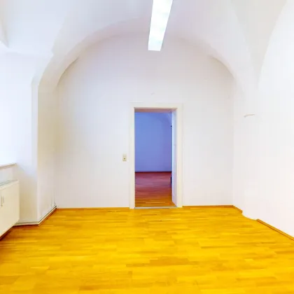 Repräsentatives Altbaubüro im historischen Palais Orsini-Rosenberg – Alter Platz 1, Klagenfurt - Bild 2