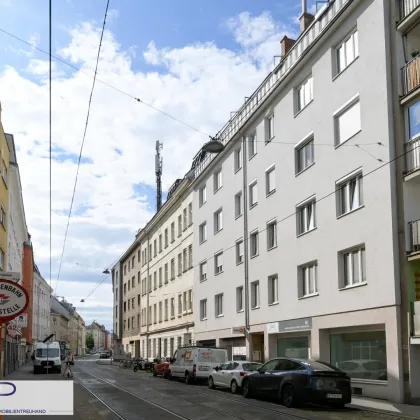 Teilsanierte, helle und geräumige 2-Zimmerwohnung - Nähe Kutschkermarkt - Bild 2