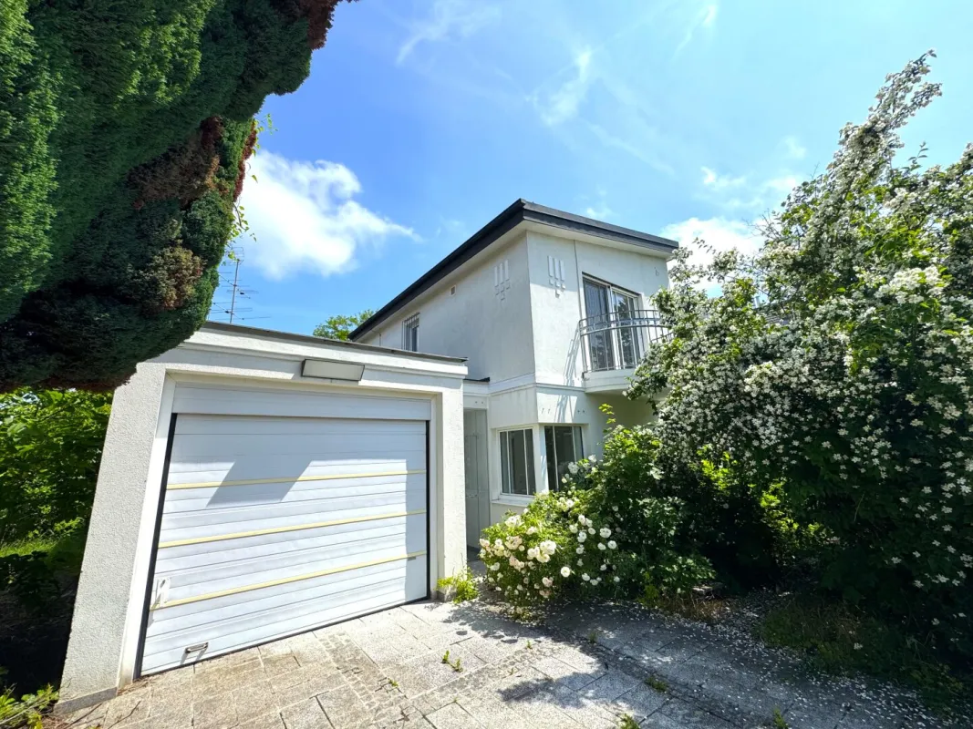 GREEN LIVING - EXKLUSIVE VILLA IN RUHELAGE MIT SANIERUNGSPOTENZIAL & RIESEN GARTEN! - Bild 1