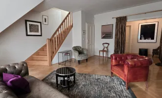 DESIGNERWOHNUNG Modern trifft Klassik über den Dächern von Wr. Neustadt! Koffer packen und einziehen.... und residieren!