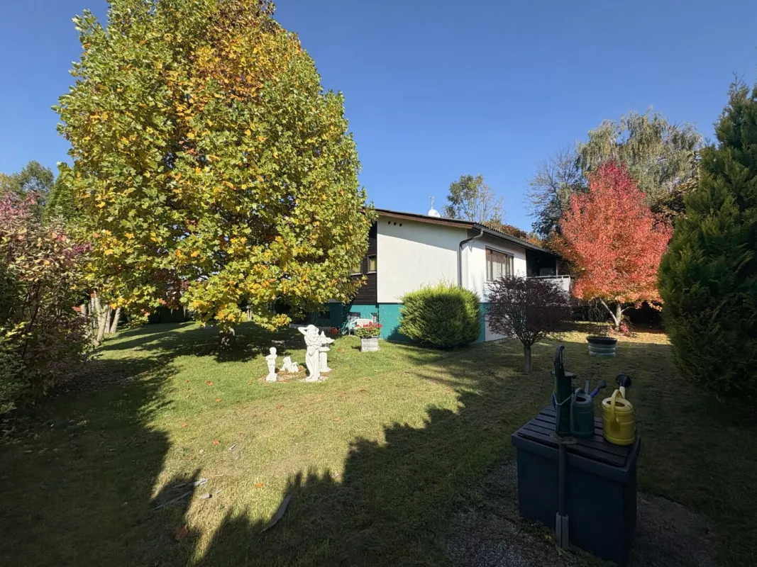Haus mit großem Grundstück in Mäder - Bild 1