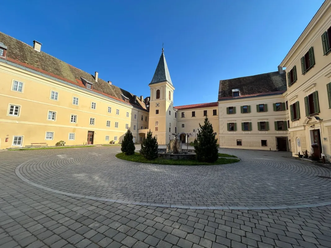 Von 80,00 m² - 139,90 m², wohnen oder arbeiten in einem  geschichtsumwobenen Gebäude! - Bild 1