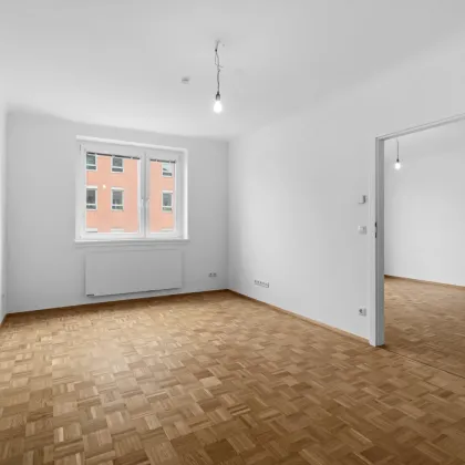 Tolle 2-Zimmer Wohnung mit Balkon & ganz neue Küche ! Verkehrsgünstig gelegen ! UNBEFRISTET ! - Bild 3