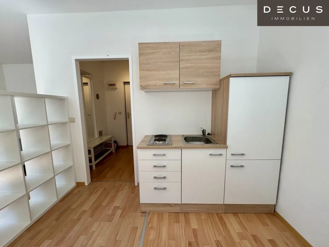 | CHARMANTE 1-ZIMMER-WOHNUNG | HELL & GEMÜTLICH | 1. OBERGESCHOSS | IM GRÜNEN UND DOCH IN DER STADT - Bild 1