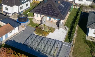 Platz für die ganze Familie – Photovoltaikanlage mit 21,12 kWp - mit Pool, Fußballplatz & Wohnkomfort auf allen Ebenen