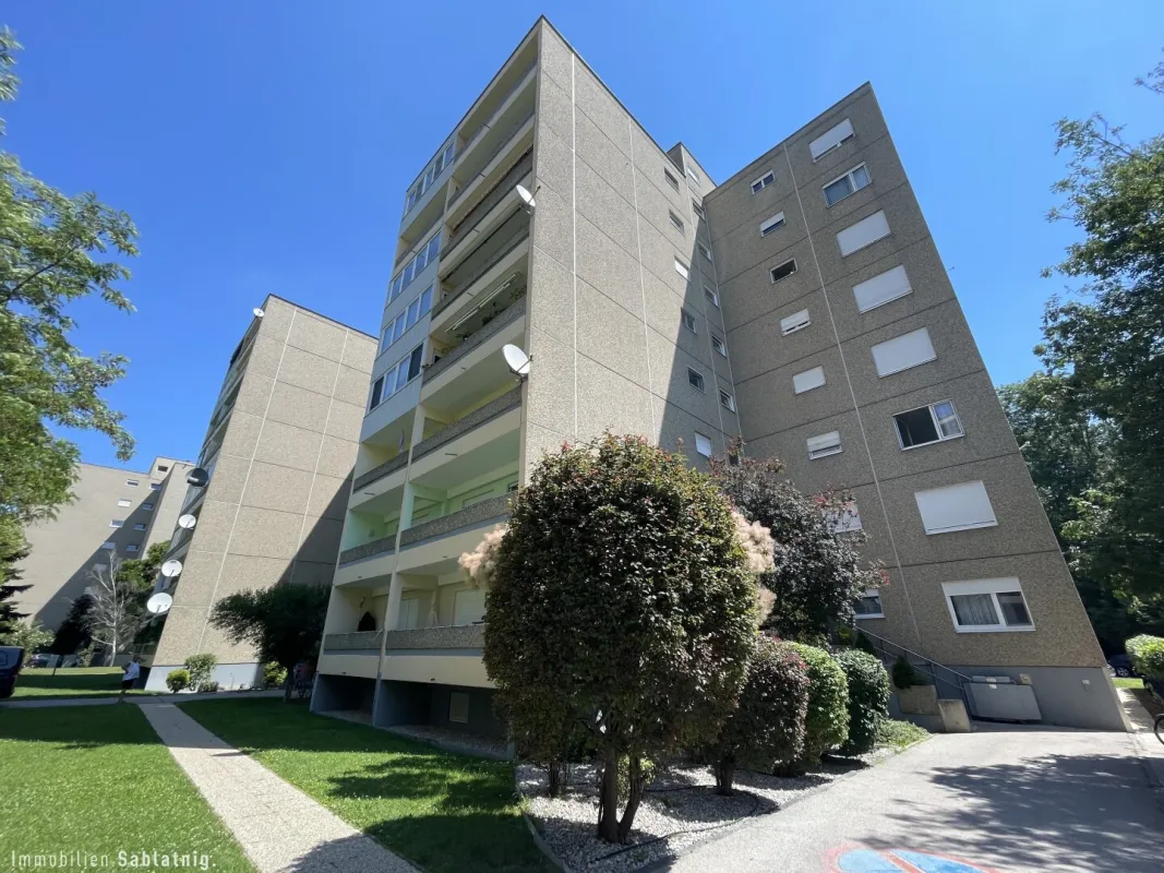 SONNENLOGGIA & FERNSICHT! Gepflegte Wohnung in ruhiger Lage! - Bild 1