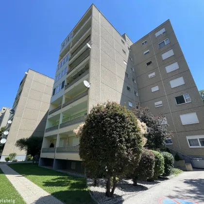 SONNENLOGGIA & FERNSICHT! Gepflegte Wohnung in ruhiger Lage! - Bild 2