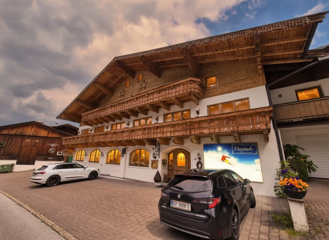 Top-Investment mit verschiedenen Nutzungsmöglichkeiten .Gepflegtes  traditionelles Appartementhaus mit großer Betreiberwohnung ! - Bild 1
