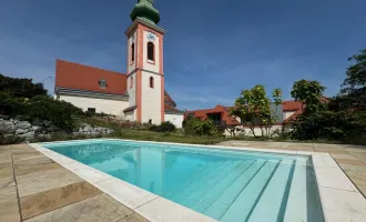 EINZIGARTIGES PENTHOUSE mit TERRASSE, PRIVATEM GARTEN UND POOL - RESIDIEREN AM FREIHOF im Herzen der Weinberge - Historischer Charme kombiniert mit dem Zeitgeist der Moderne