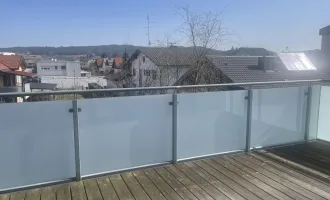 Sehr sonnige 4 Zimmerwohnung mit zwei großen Balkonen & ungestörten tollen Ausblick!