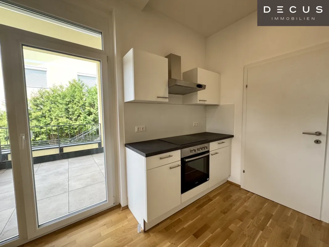 | MODERNE 2-ZIMMER WOHNUNG MIT TERRASSE | IN WUNDERSCHÖNER VILLA | HELL & GEMÜTLICH | IDEAL FÜR STUDENTEN, SINGELS ODER PÄRCHEN | NÄHE MED-UNI | TOP LAGE - Bild 1