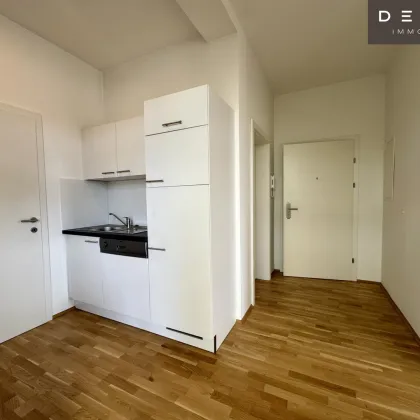 | MODERNE 2-ZIMMER WOHNUNG MIT TERRASSE | IN WUNDERSCHÖNER VILLA | HELL & GEMÜTLICH | IDEAL FÜR STUDENTEN, SINGELS ODER PÄRCHEN | NÄHE MED-UNI | TOP LAGE - Bild 2