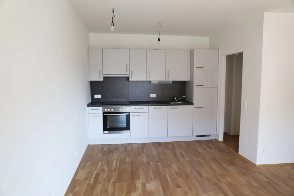 HERRLICHE Stadtwohnung in toller Lage mit Loggia und ausgezeichneter Verkehrsanbindung - Bild 1
