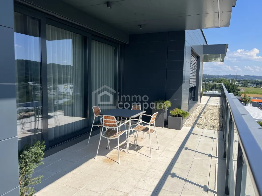 Modernes Büro mit Dachterrasse und Weitblick – 68 m² im 3. Obergeschoss - Bild 1