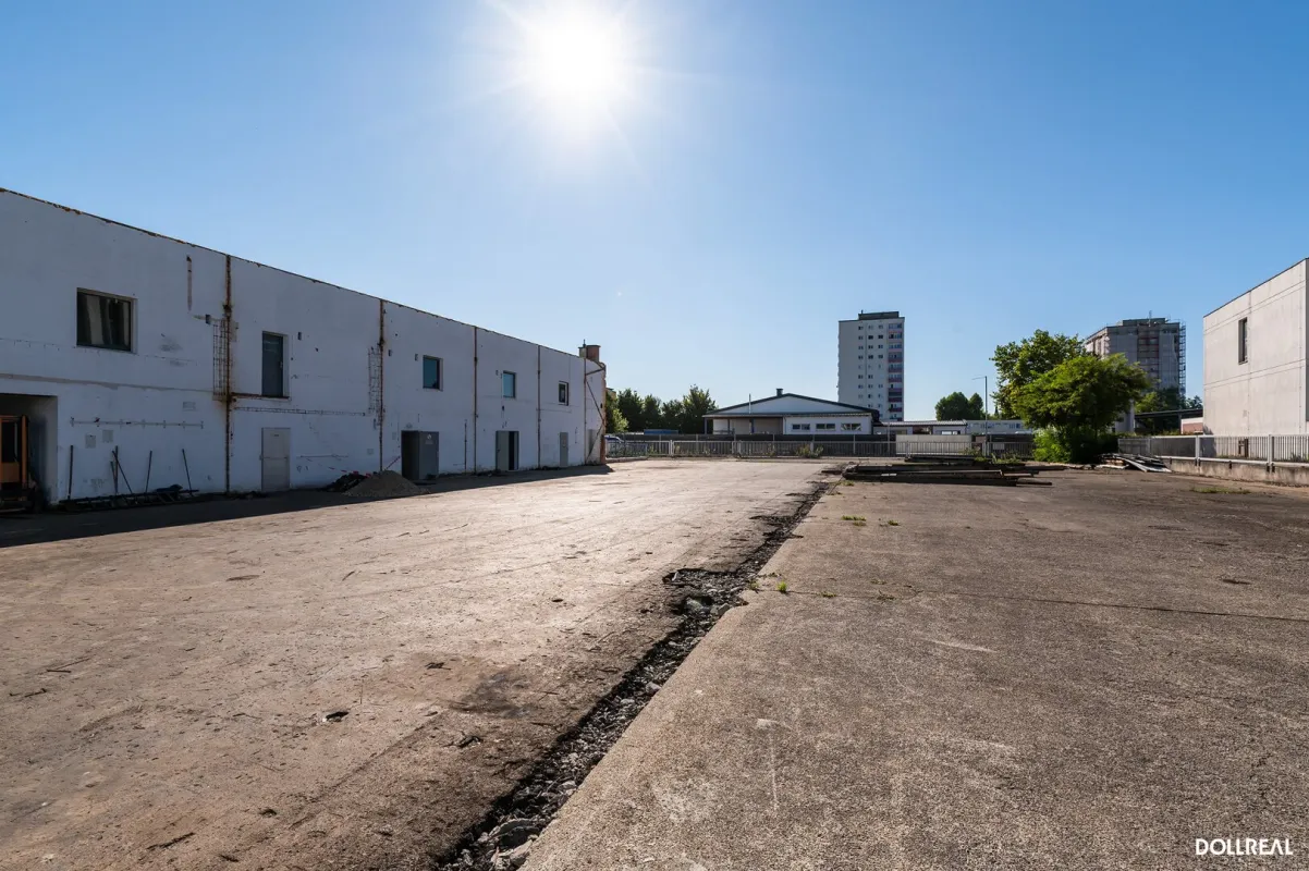 BRAUNAU AM INN: Attraktives Grundstück mit vielen Optionen - Bild 1