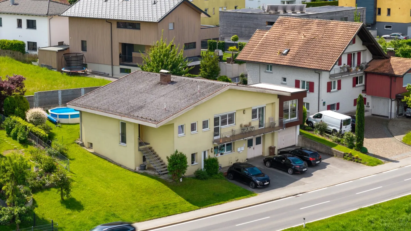 Familienidylle mit viel Raum und Möglichkeiten – Ein-/Zweifamilienhaus in Hörbranz - Bild 1