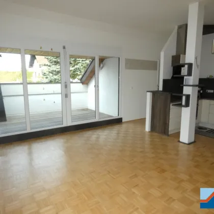 Schöne Dachgeschoßwohnung in Alberndorf mit Terrasse & Parkplatz! - Bild 2