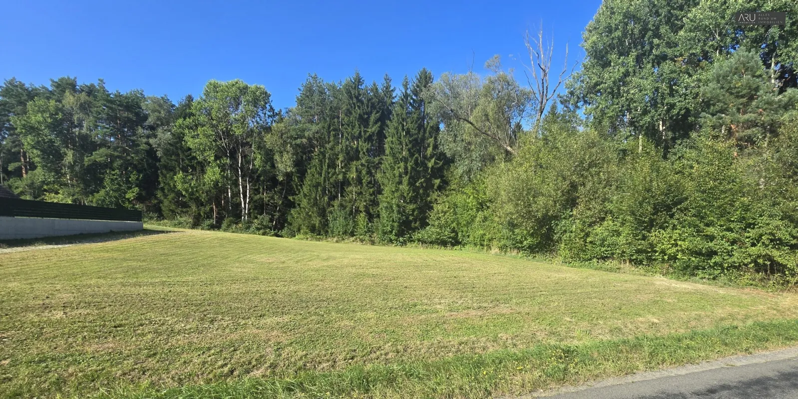 Exklusives, ebenes Baugrundstück mit ca. 1.375 m² – Raum für Visionen und Lebensqualität - Bild 1