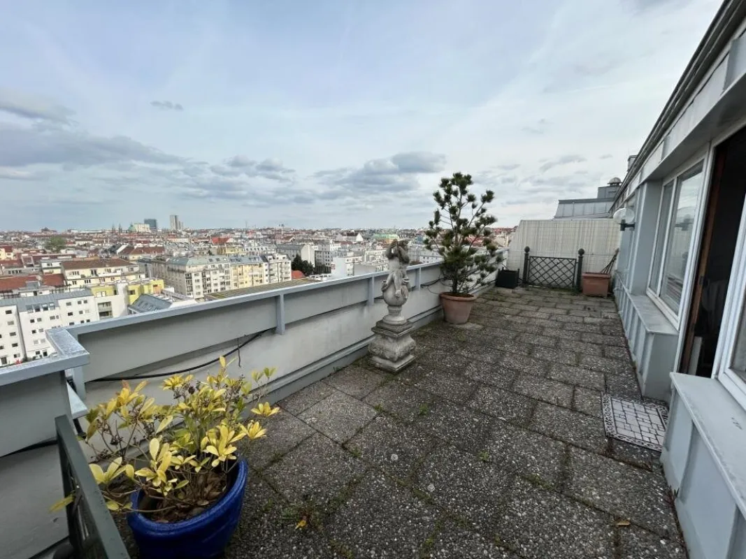 Wohnung mit 29m² Terrasse mit Fernblick im 12. Liftstock und Kfz-Stellplatz - Bild 1