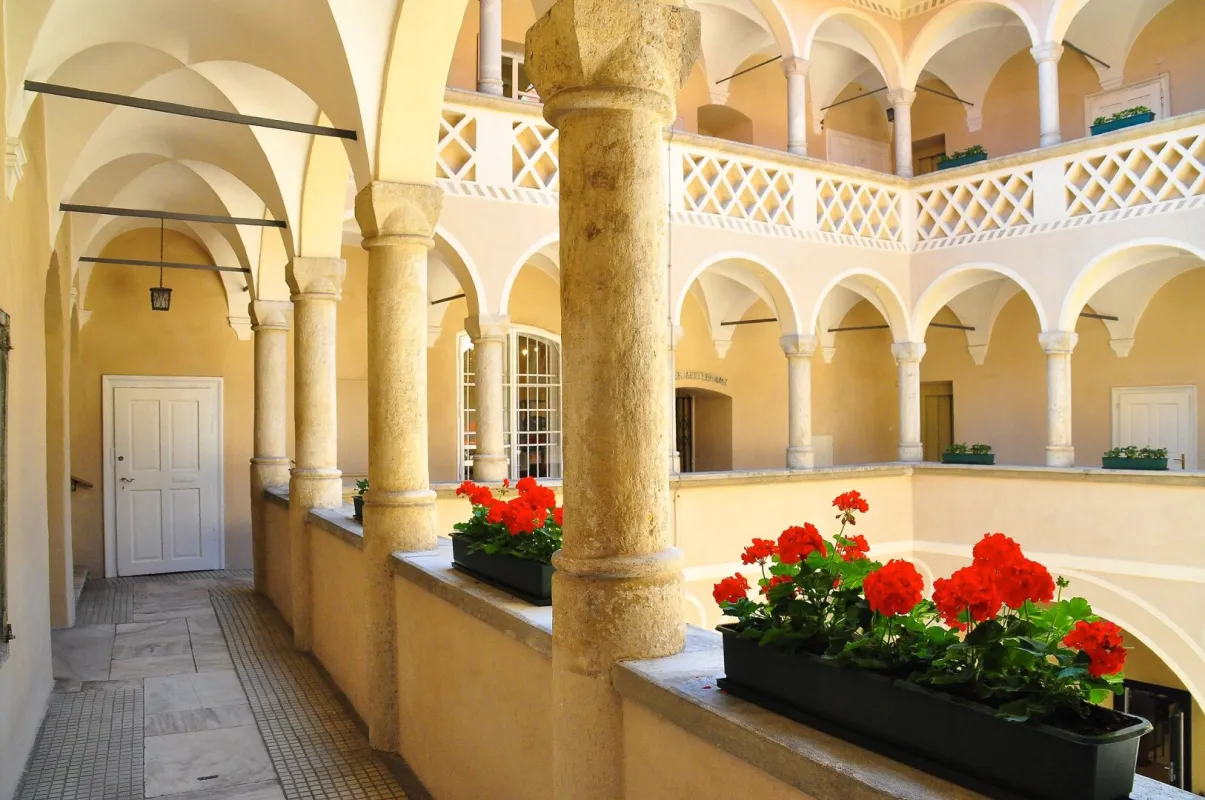 Büro mit Stil & Substanz: Alter Platz 1 – für Ordination, Notar, Makler oder Kanzlei - Bild 1