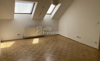 Renovierte zentral gelegene 2-Zimmer-Altbauwohnung Nähe Neuer TU